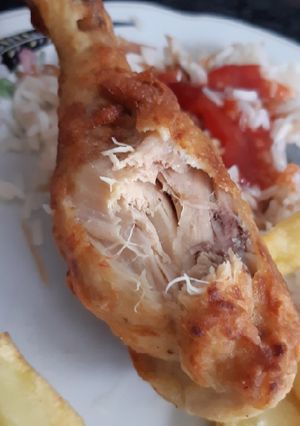 Una foto de POLLO FRITO tipo a la broster