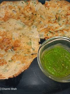 ઇન્સ્ટન્ટ ઓટ્સ ઉત્તપમ(Instant Oats Uttapam Recipe in Gujarati) રેસીપી મુખ્ય ફોટો