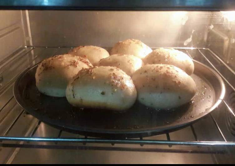 Recipe of Stuffed Pizza bomb