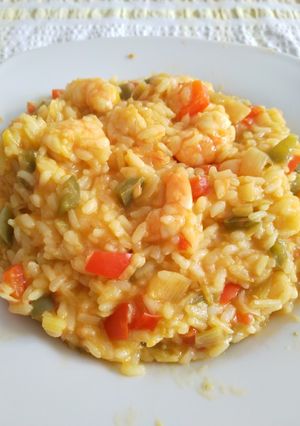 Una foto de Arroz con gambas