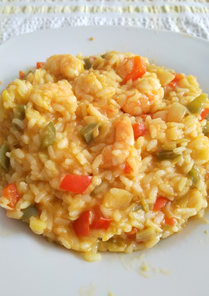 Una foto de Arroz con gambas