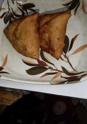 समोसा (samosa recipe in hindi) रेसिपी मुख्य फोटो