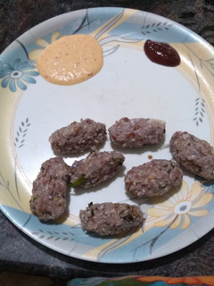 சிகப்பு அவல் கார கொழுக்கட்டை (Sivappu aval kaara kolukattai recipe in tamil) செய்முறை முக்கிய புகைப்படம்