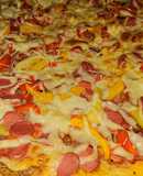 Pizza hawaiana con masa salada
