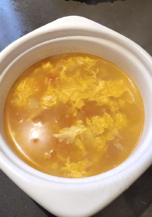 A picture of Tomato and Egg Soup.