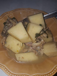 A picture of Yam pepper soup with croaker fish.