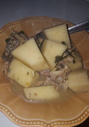 A picture of Yam pepper soup with croaker fish.