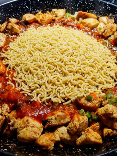 Una foto de FIDEÚA🥘De Pechuga De Pollo🐔 Al Estilo ZandryAbradelo...!💃