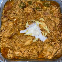 A picture of Chicken makhani handi.