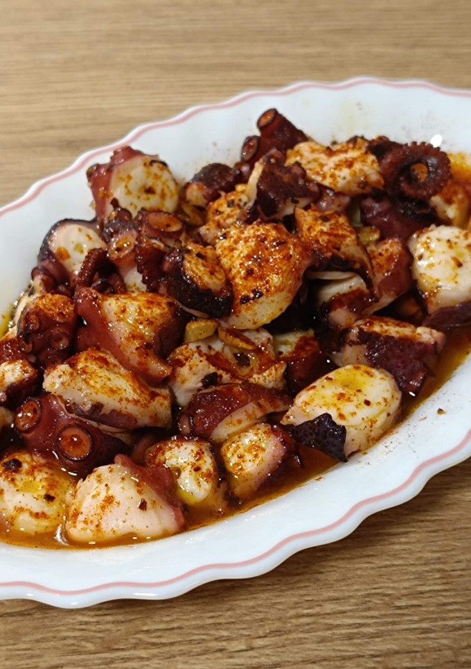 Una foto de Pulpo al ajillo