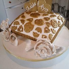 A picture of Chocolate rose cake.