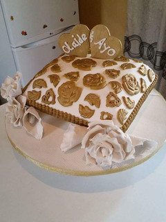 A picture of Chocolate rose cake.
