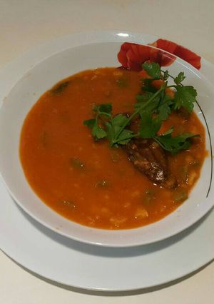 Una foto de Sopa de habas con nopales