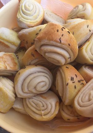 Sós, köményes háromszögek recept fotója