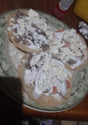 Una foto de Tostadas de deshebrada