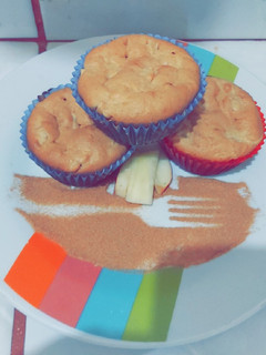 Una foto de Muffins de manzana y canela