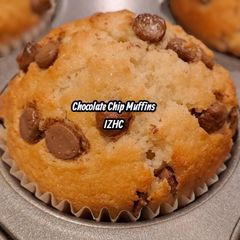 A picture of 🧁Chocolate Chip Muffins🧁.