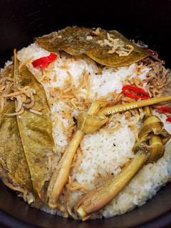 Foto resep Nasi Liwet Ricecooker Simple