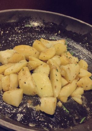 Une photo de Pommes de terre risolées avec épices (fromagères ou non) !
