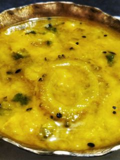 করলা‌ দিয়ে‌ মটর‌ ডাল (korola diye motor dal recipe in Bengali) রেসিপির প্রধান ছবি