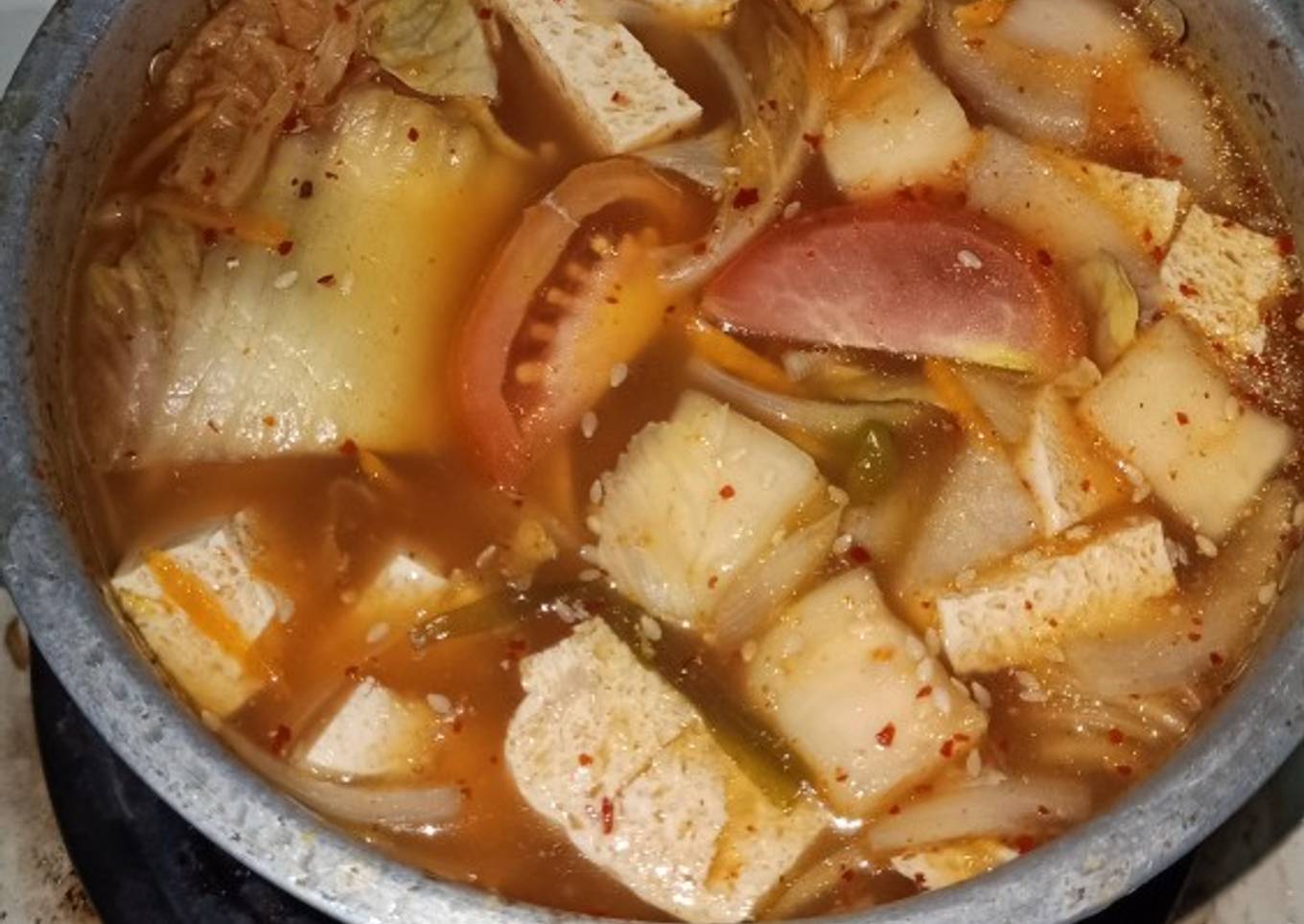 Sup kimchi dengan bahan seadanya