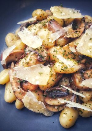A picture of Gnocchi With Porchini & Chestnut Mushrooms.