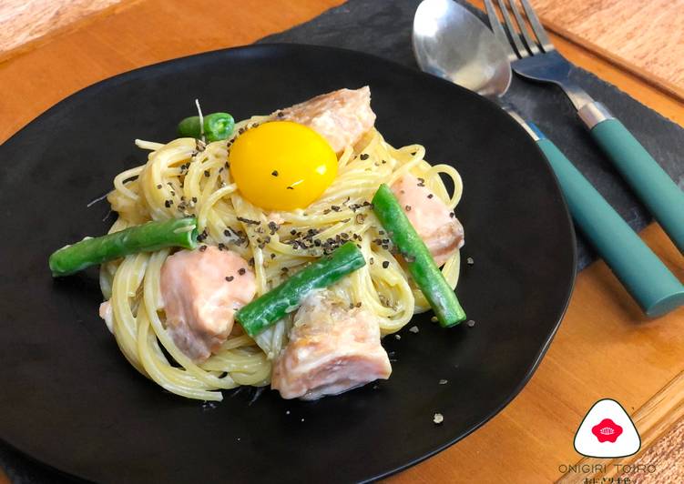 Resep Salmon Carbonara Spaghetti 鮭のカルボナーラスパゲッティ yang Enak Banget