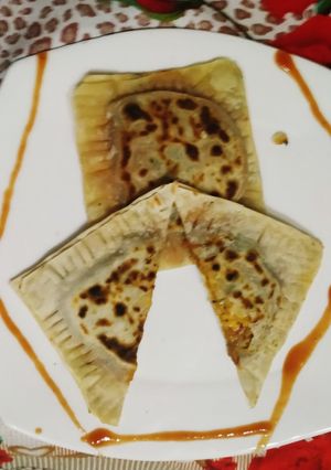 પીઝા પરાઠા રેસીપી મુખ્ય ફોટો