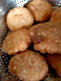 आलू की कचौड़ी (Aloo ki kachori recipe in Hindi) रेसिपी मुख्य फोटो