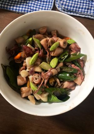 Foto resep Baby cumi pedas asin + pete