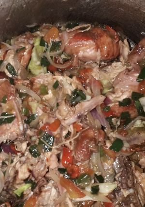 A picture of Grilled chicken in veggies sauce.