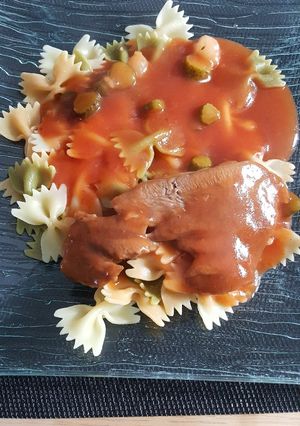 Une photo de Langue de boeuf sauce piquante