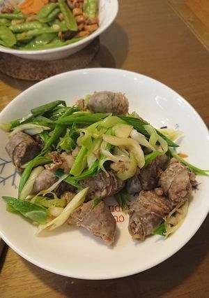 蒜苗香腸 的食譜成品照片