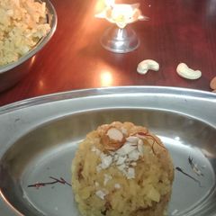 A picture of Kesar bhaat.