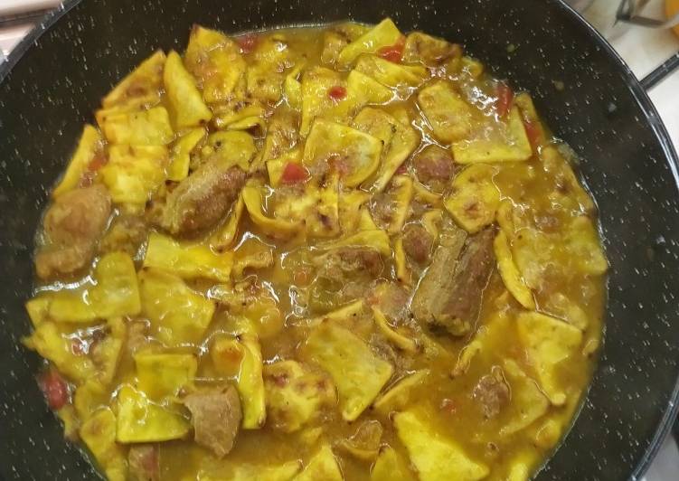 Gazpacho manchego con costillas y magro de cerdo