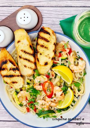 A picture of Linguine gamberi e aglio.
