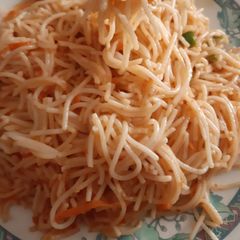 A picture of Vegetable chowmay.