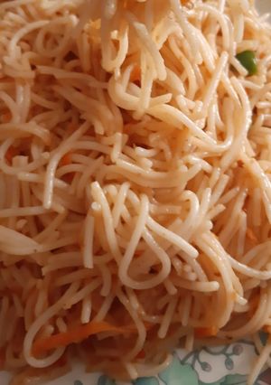 A picture of Vegetable chowmay.