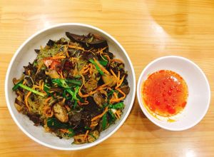 Hình của món Miến xào lòng mề.