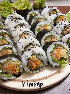 Hình của món Cơm cuộn rong biển Kimbap Hàn Quốc.