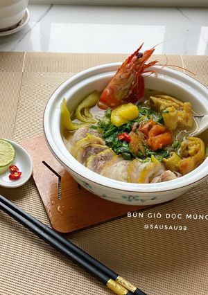 Hình của món Bún giò dọc mùng.
