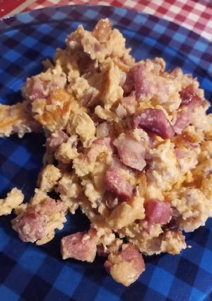 Baconos, lilahagymás rántotta recept fotója