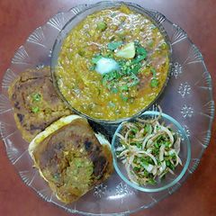 A picture of Maska Pav bhaji.