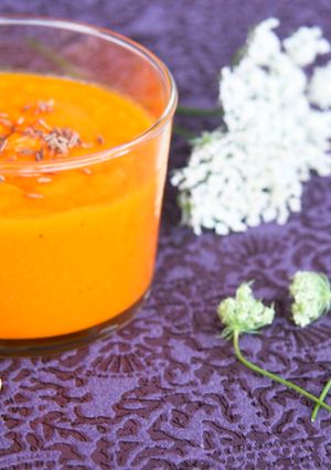 Une photo de Crème froide de carottes à l'orange et au cumin