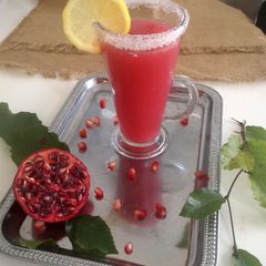 A picture of Anar juice /Pomegranate juice.