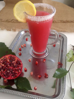 A picture of Anar juice /Pomegranate juice.