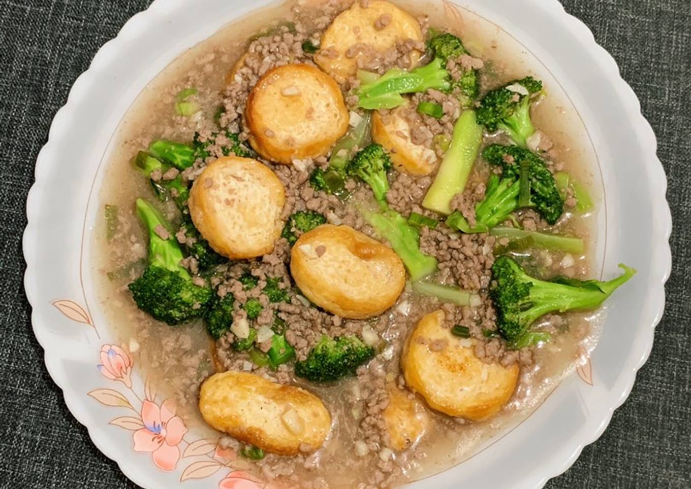 Mun Tofu Daging Giling dengan Brokoli