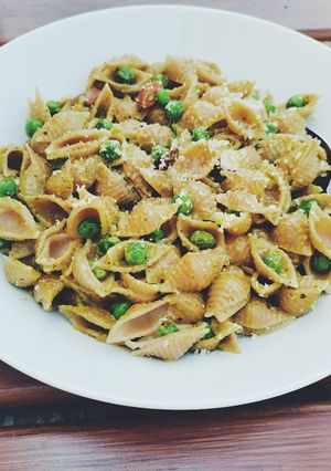 Une photo de ORECCHIETTE PETITS POIS, PESTO, AMANDES ET PARMESAN