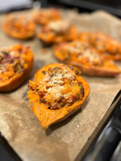 Una foto de Boniatos rellenos de setas con bacon - Receta de Batch Cooking