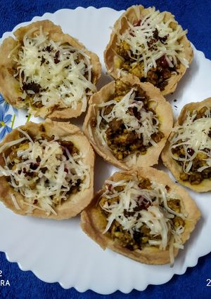 A picture of Chicken tart.